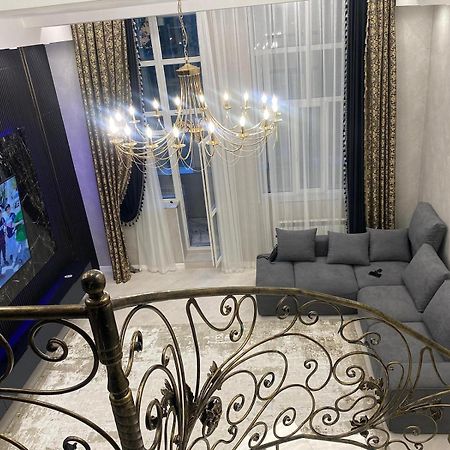 Arman Deluxe Appartement Karagandy Buitenkant foto