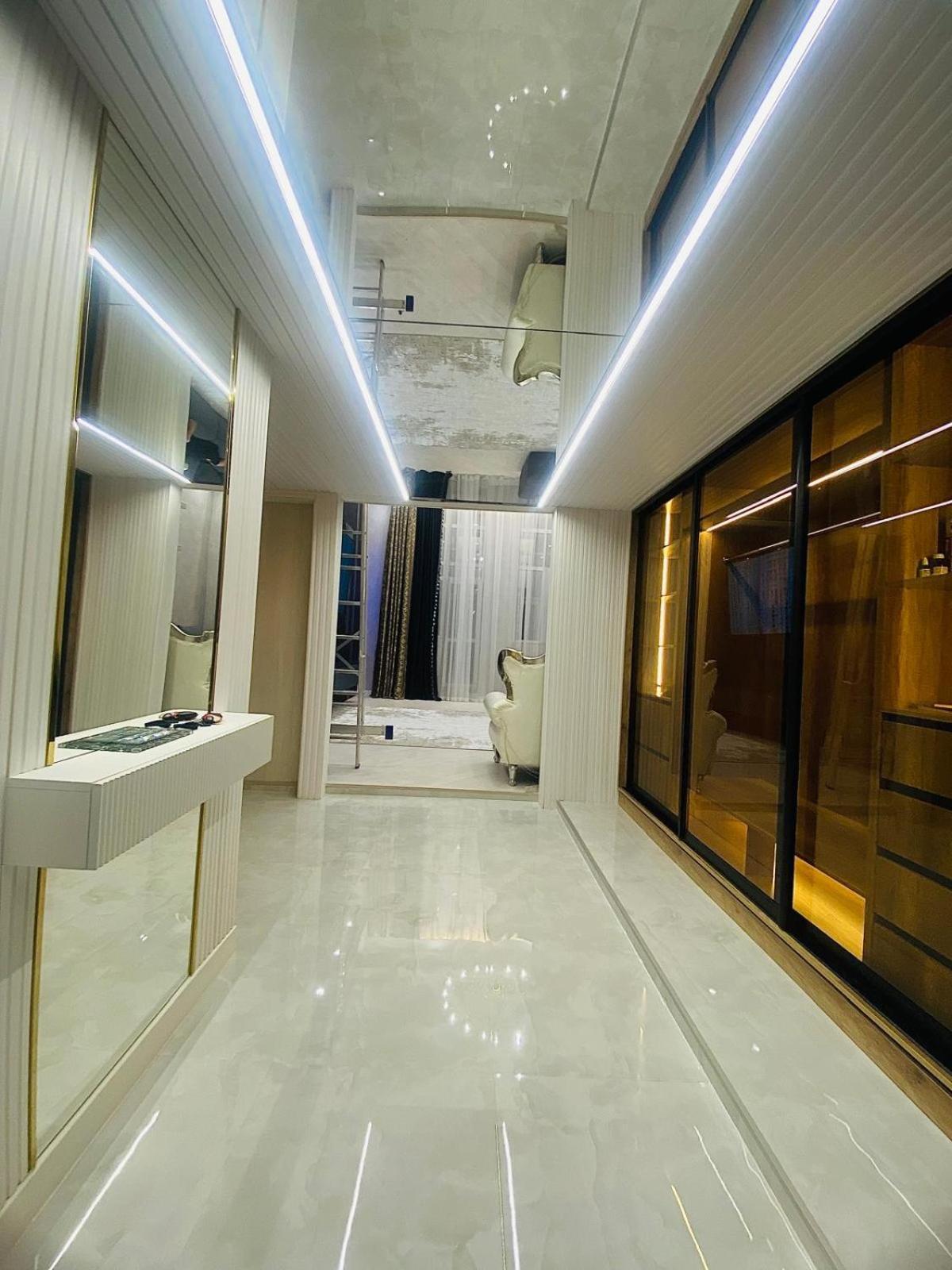 Arman Deluxe Appartement Karagandy Buitenkant foto
